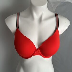 Victoria’s Secret Lightly Lined Full Coverage Convertible T-Shirt bra red black